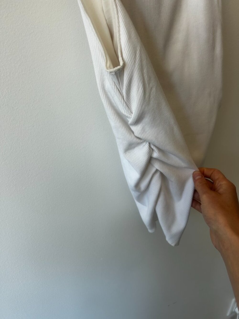 Alo Ribbed En Pointe Tank | Color: Ivory / Size: Small - Excellent condition - Picture 4 of 7